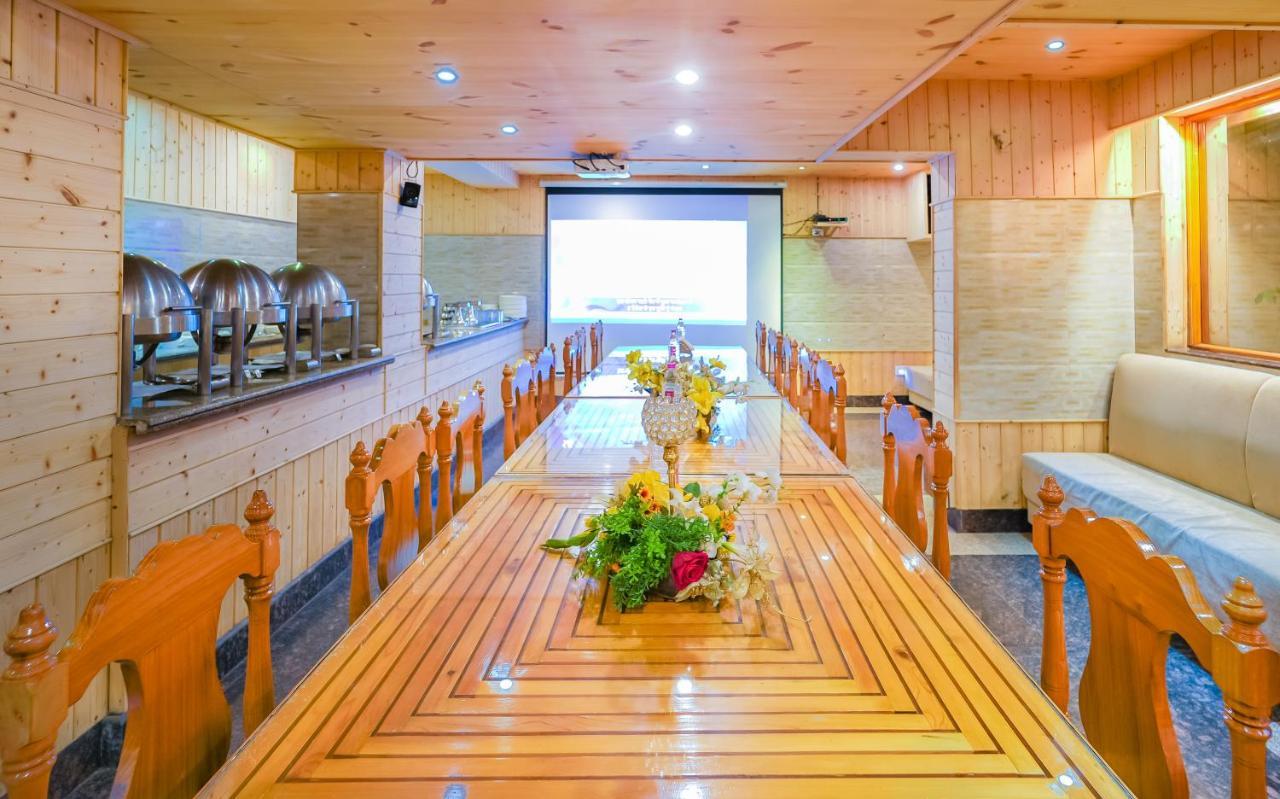 Hotel Mirage Srīnagar Dış mekan fotoğraf
