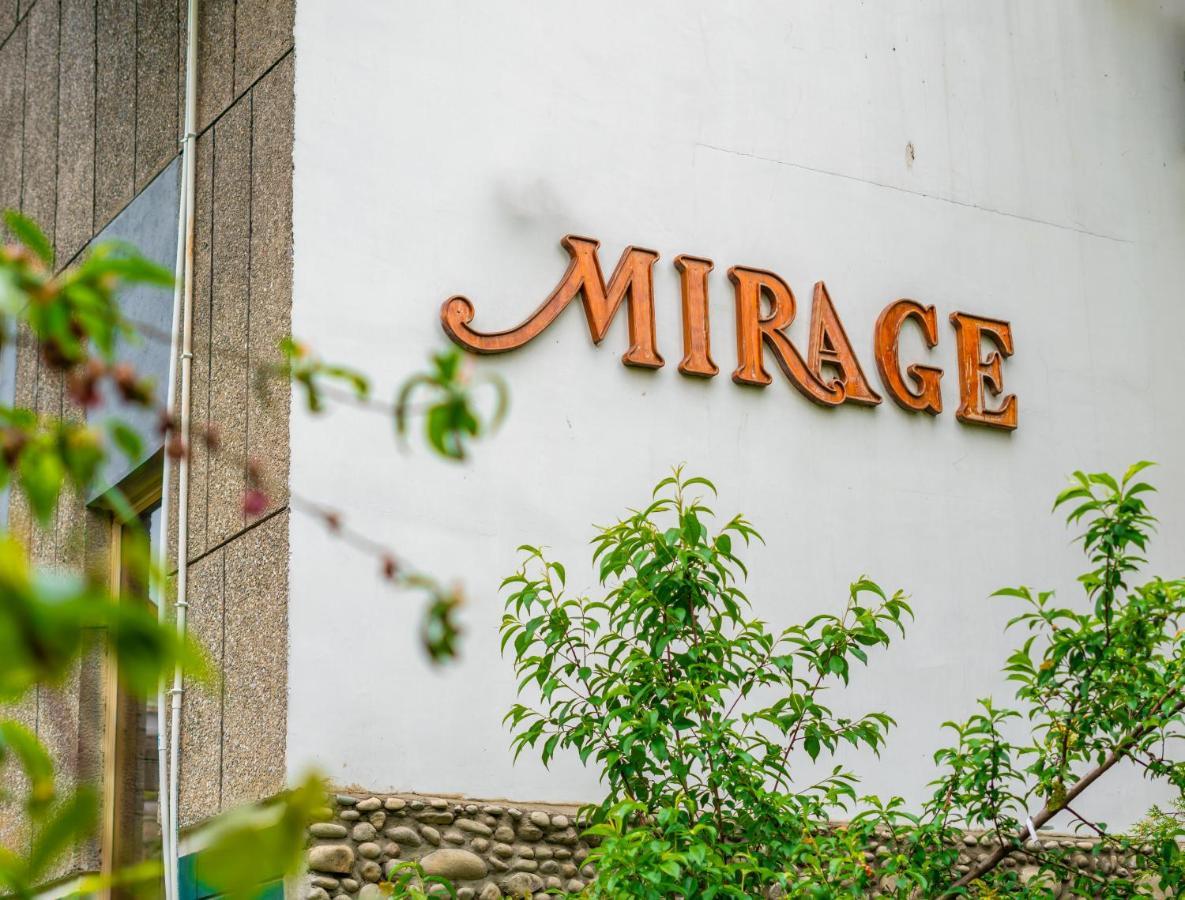 Hotel Mirage Srīnagar Dış mekan fotoğraf