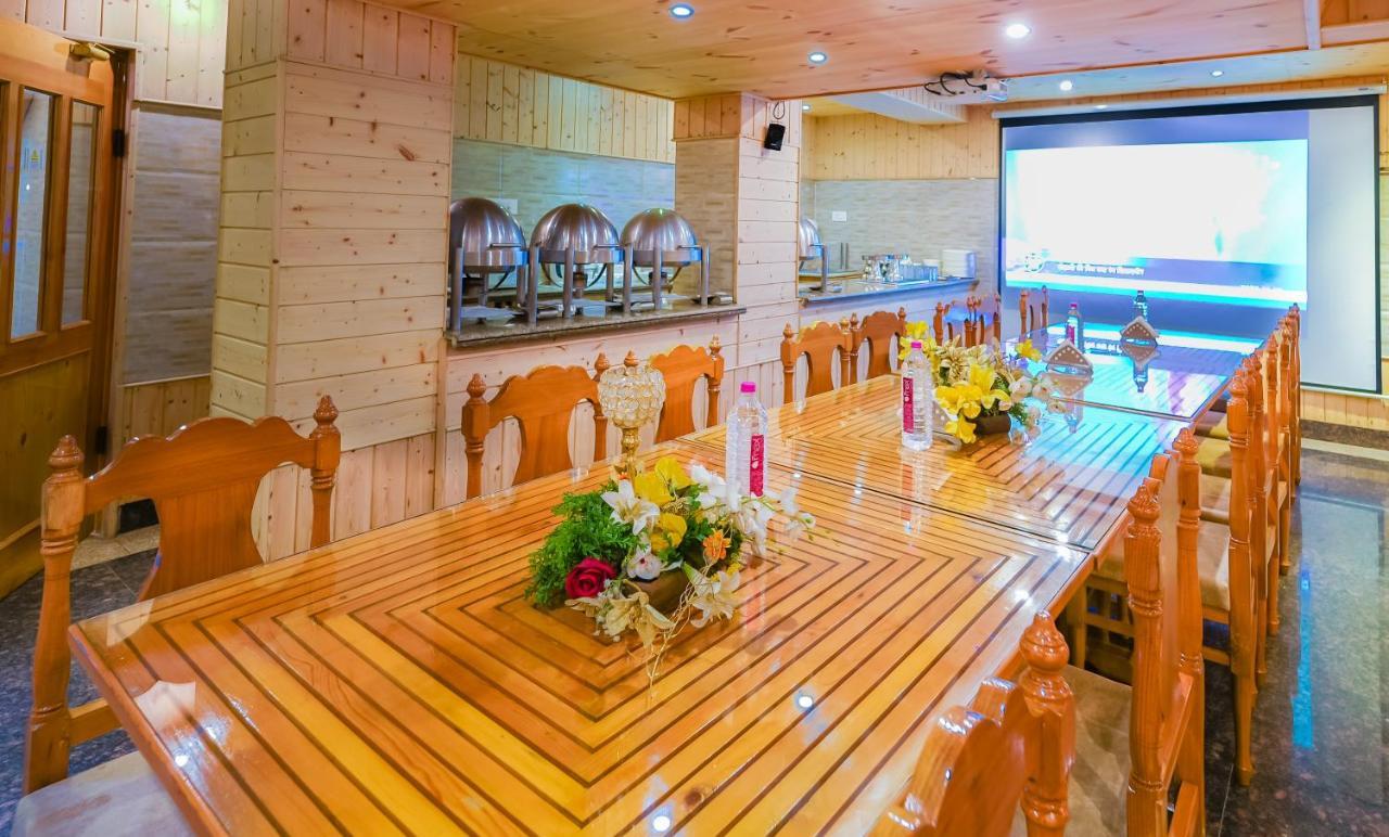Hotel Mirage Srīnagar Dış mekan fotoğraf