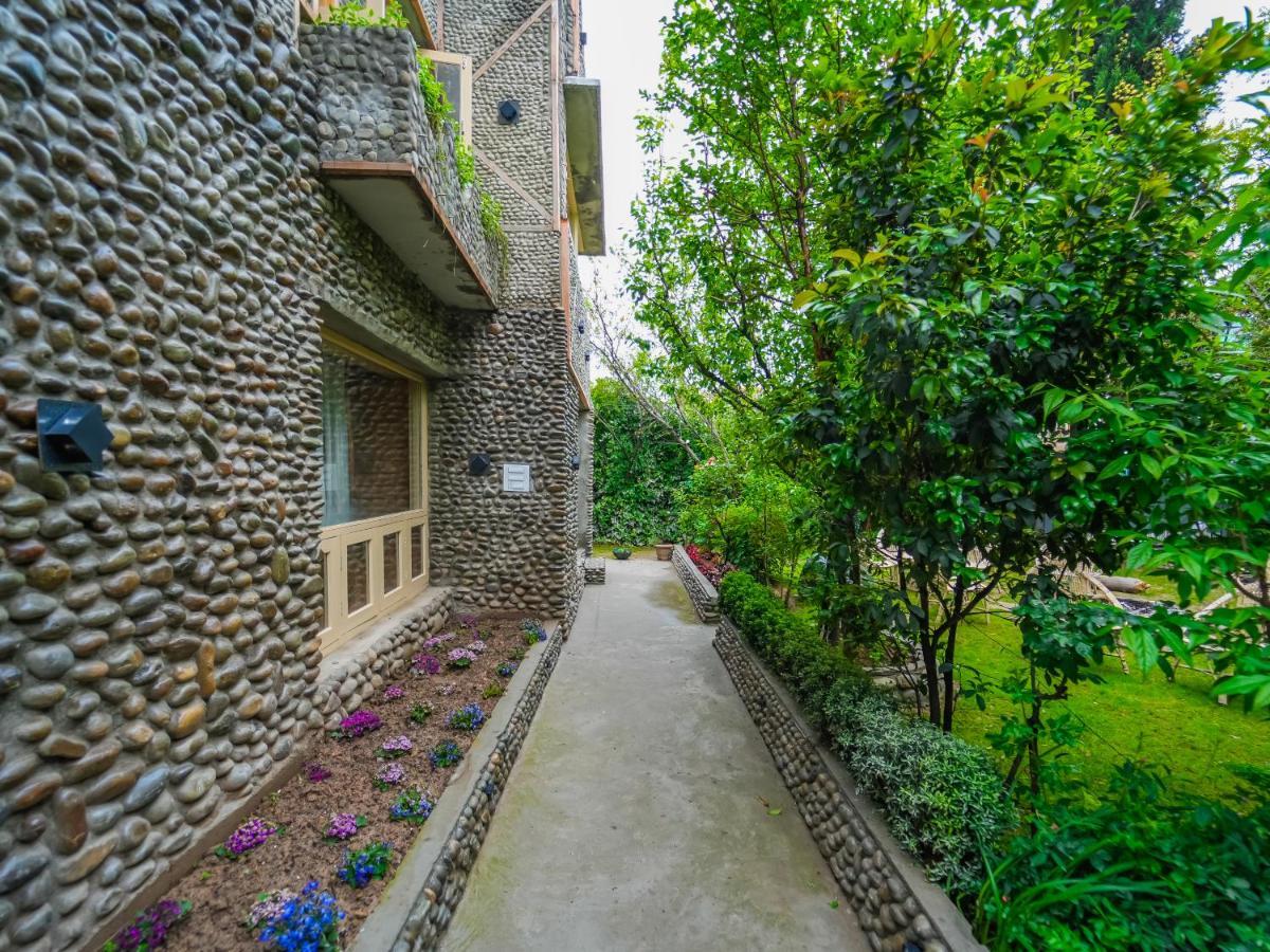 Hotel Mirage Srīnagar Dış mekan fotoğraf