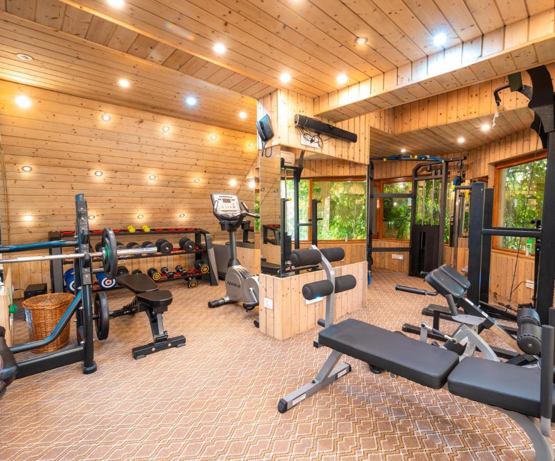 Hotel Mirage Srīnagar Dış mekan fotoğraf