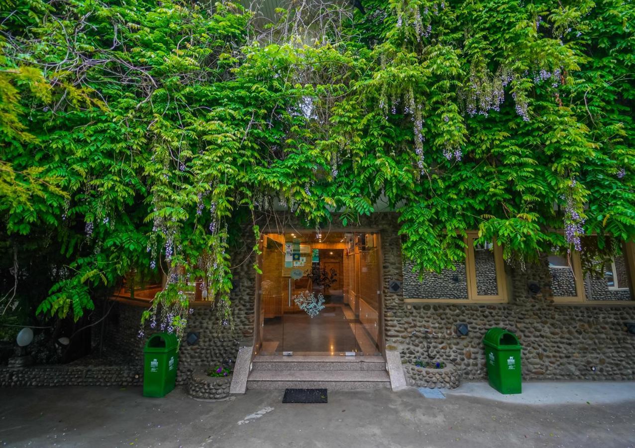 Hotel Mirage Srīnagar Dış mekan fotoğraf