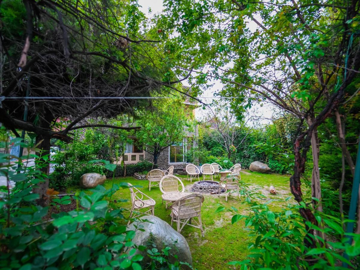 Hotel Mirage Srīnagar Dış mekan fotoğraf