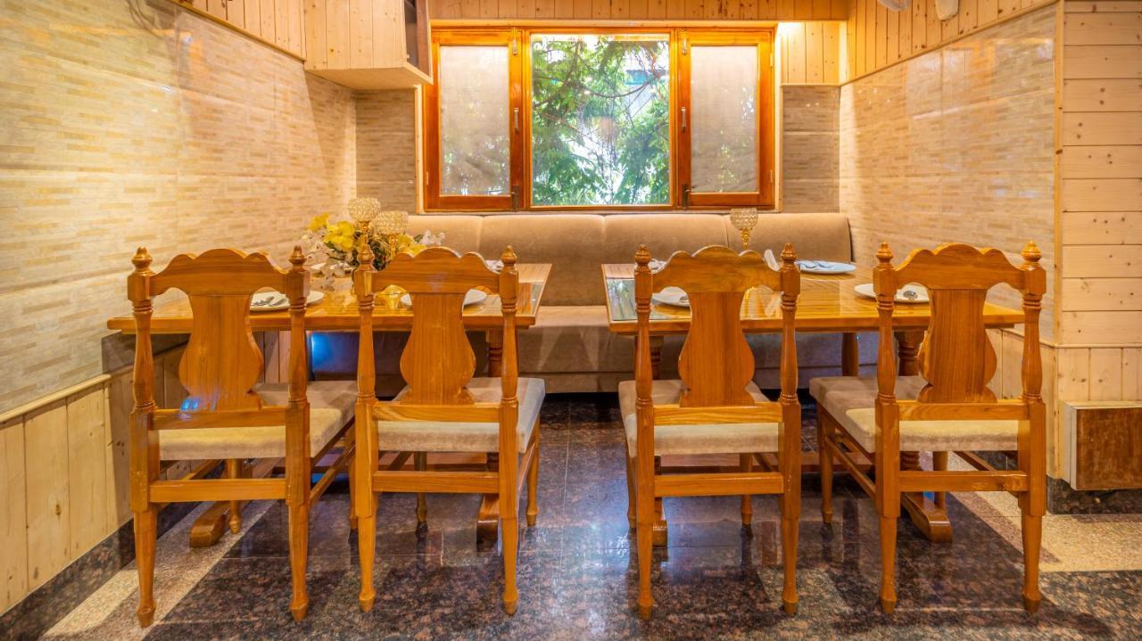 Hotel Mirage Srīnagar Dış mekan fotoğraf
