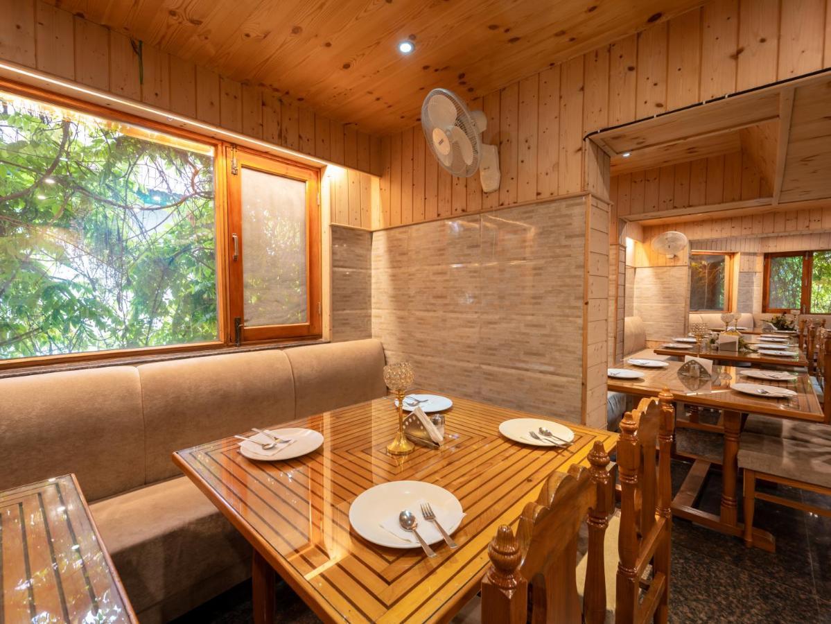 Hotel Mirage Srīnagar Dış mekan fotoğraf