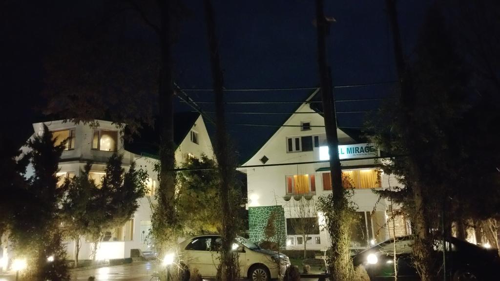 Hotel Mirage Srīnagar Dış mekan fotoğraf